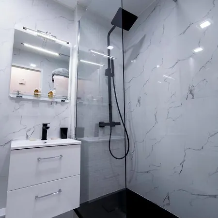 1 Min To The - Kitchen - Tramway - Air Conditioner - Wifi - Promenade Des 아파트 니스